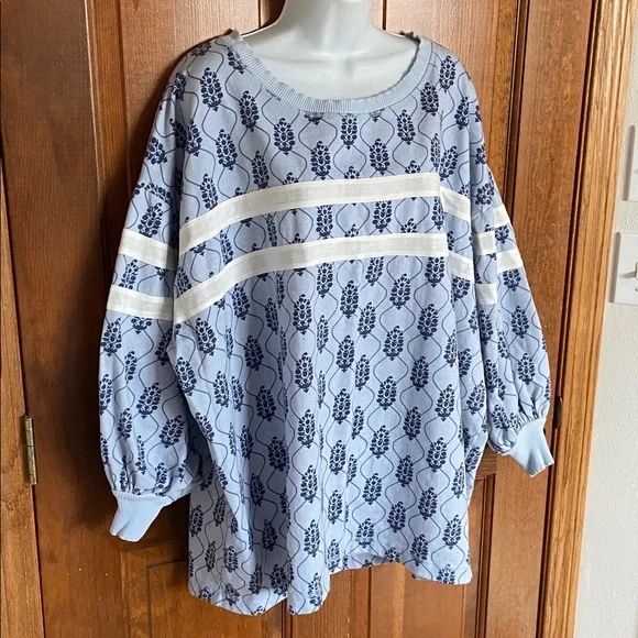 Free People Movement “Post Up Logo Layer” Size Medium Oversized Pullover Sporty - Picture 5 of 11